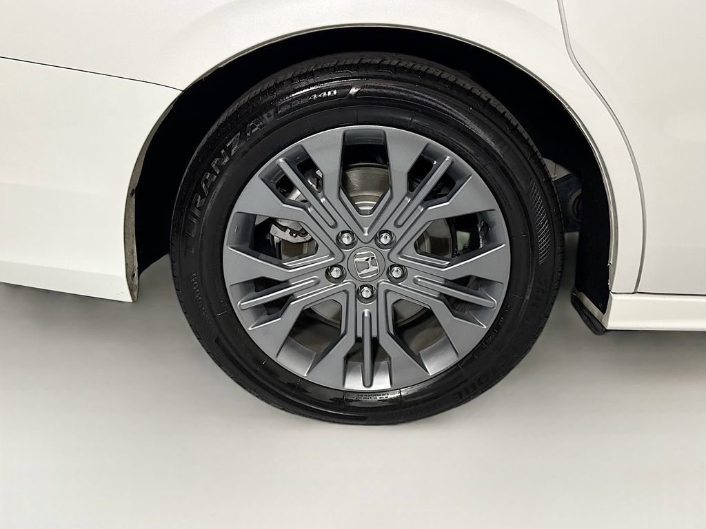 Certified 2025 Honda Odyssey Touring image 31