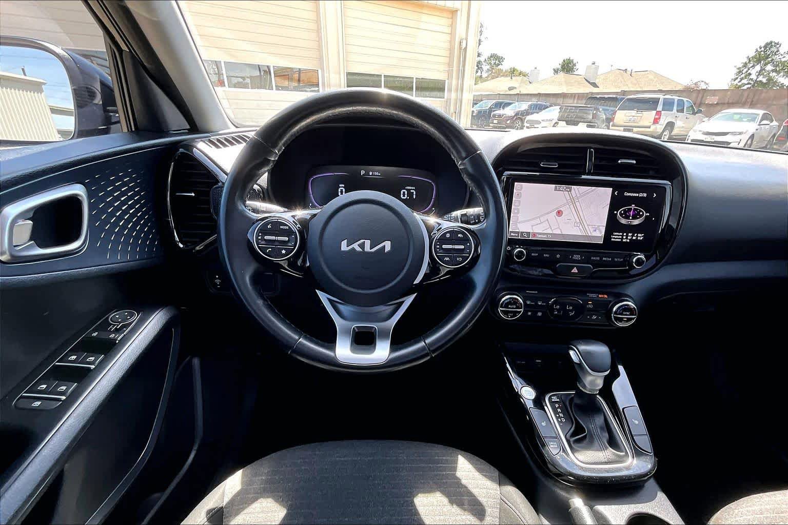 Used 2023 Kia Soul EX FWD image 6