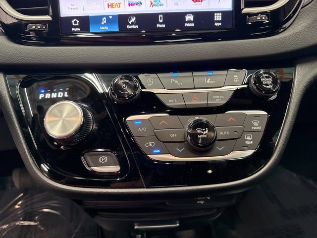 New 2026 Chrysler Voyager LX image 20