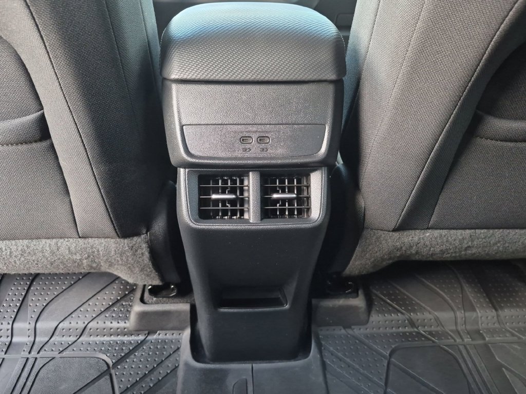 Used 2025 Chevrolet Equinox LT w/ Safety and Technology Package AWD/4WD image 37