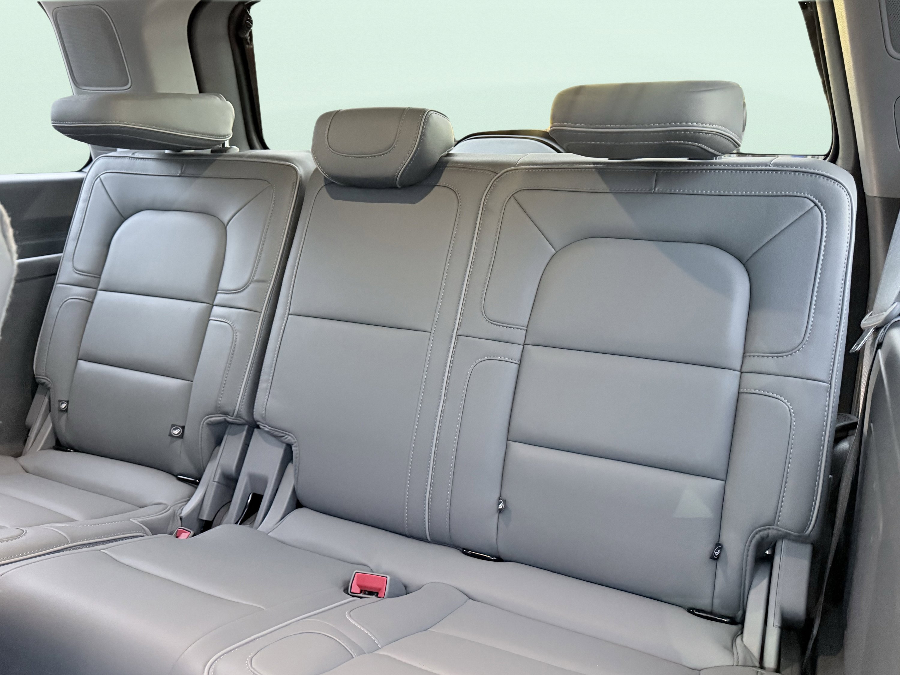 Used 2018 Lincoln Navigator Reserve w/ Technology Package image 40