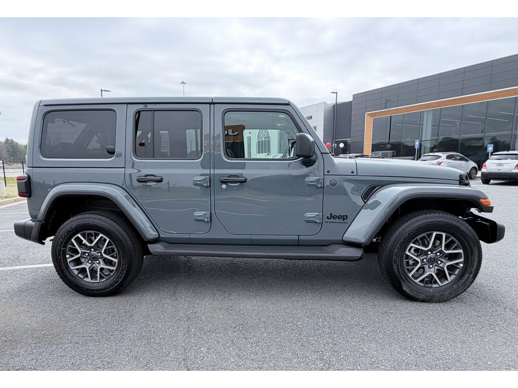 New 2026 Jeep Wrangler Unlimited Sahara AWD/4WD image 4
