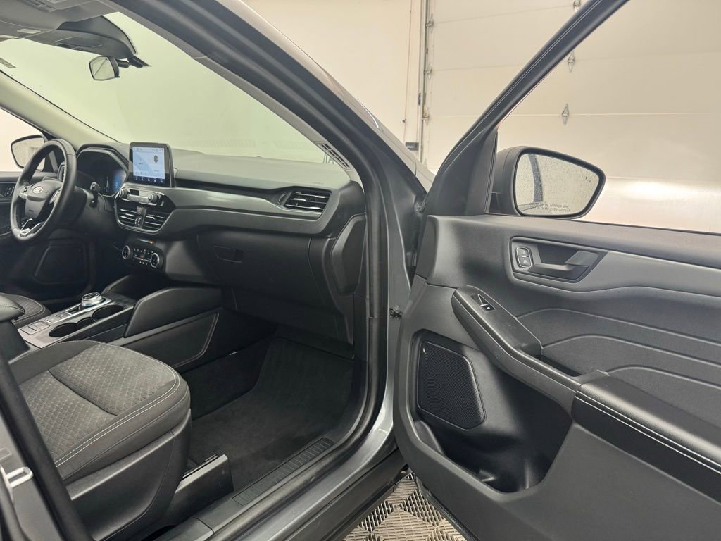 Used 2023 Ford Escape Active image 30