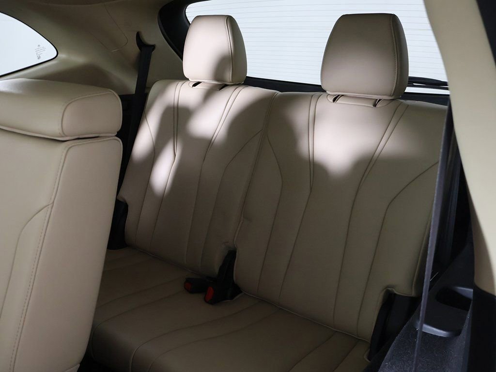 Used 2023 Acura MDX SH-AWD image 32