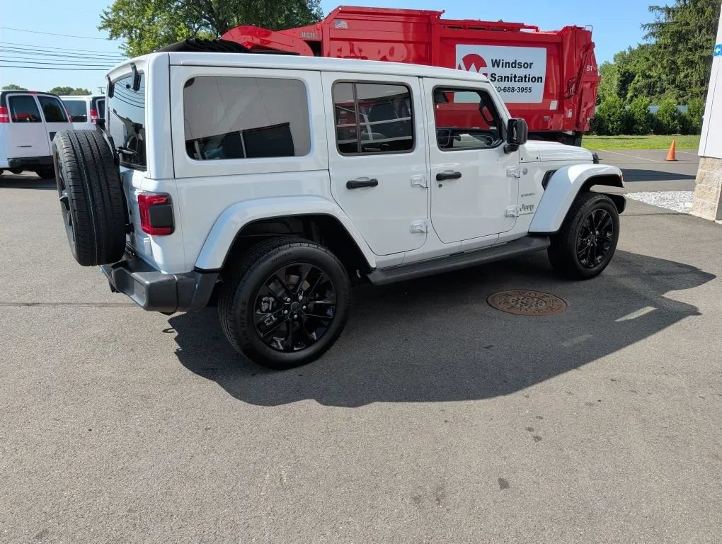 Used 2024 Jeep Wrangler Unlimited Sahara w/ Safety Group AWD/4WD image 4