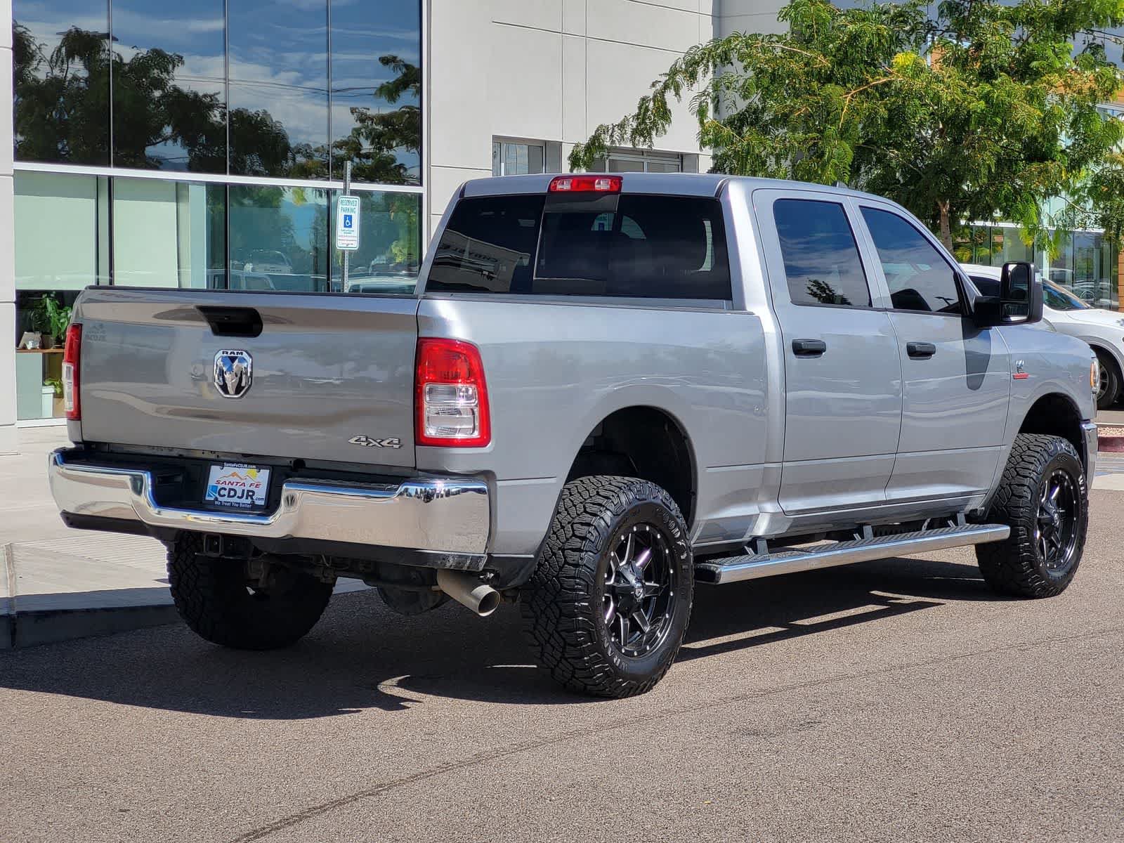 Used 2024 RAM 2500 Tradesman w/ Chrome Appearance Group AWD/4WD image 5