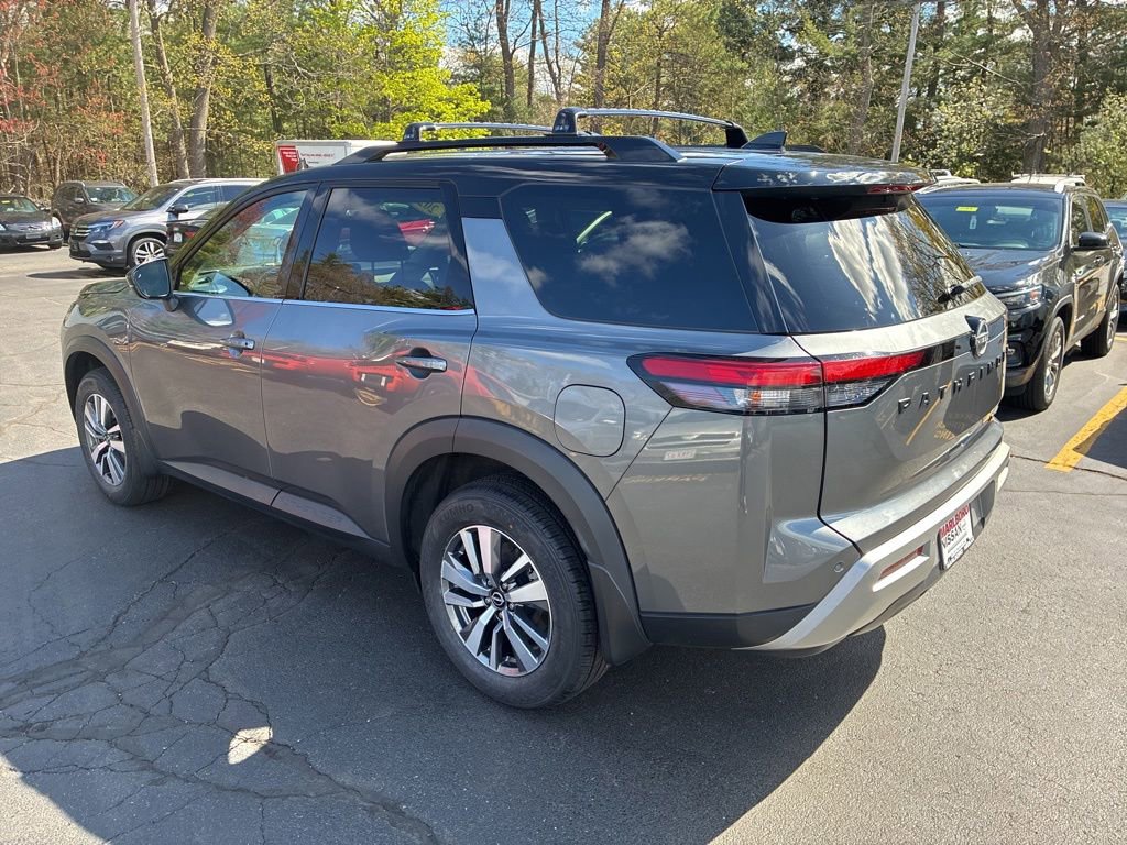Certified 2023 Nissan Pathfinder SL w/ Black Appearance Package AWD/4WD image 5