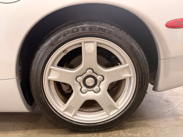 Used 1997 Chevrolet Corvette Coupe w/ Memory Pkg RWD image 6