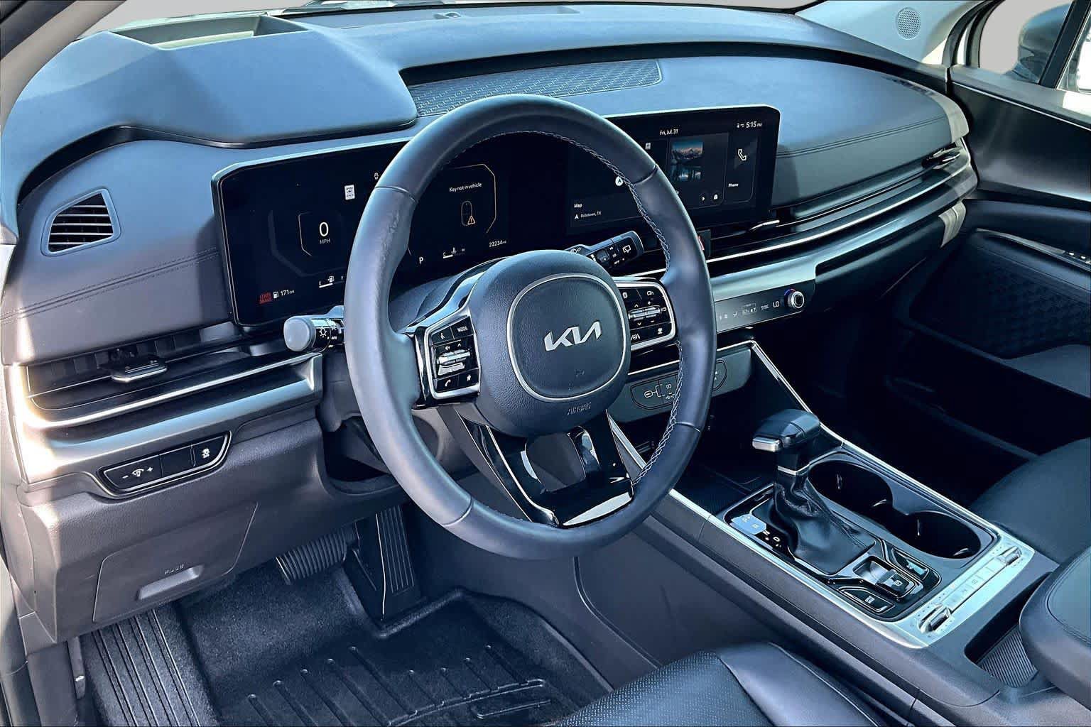 Certified 2025 Kia Carnival SX Prestige FWD image 18