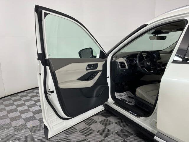 Used 2023 Nissan Rogue SL w/ SL Premium Package FWD image 23