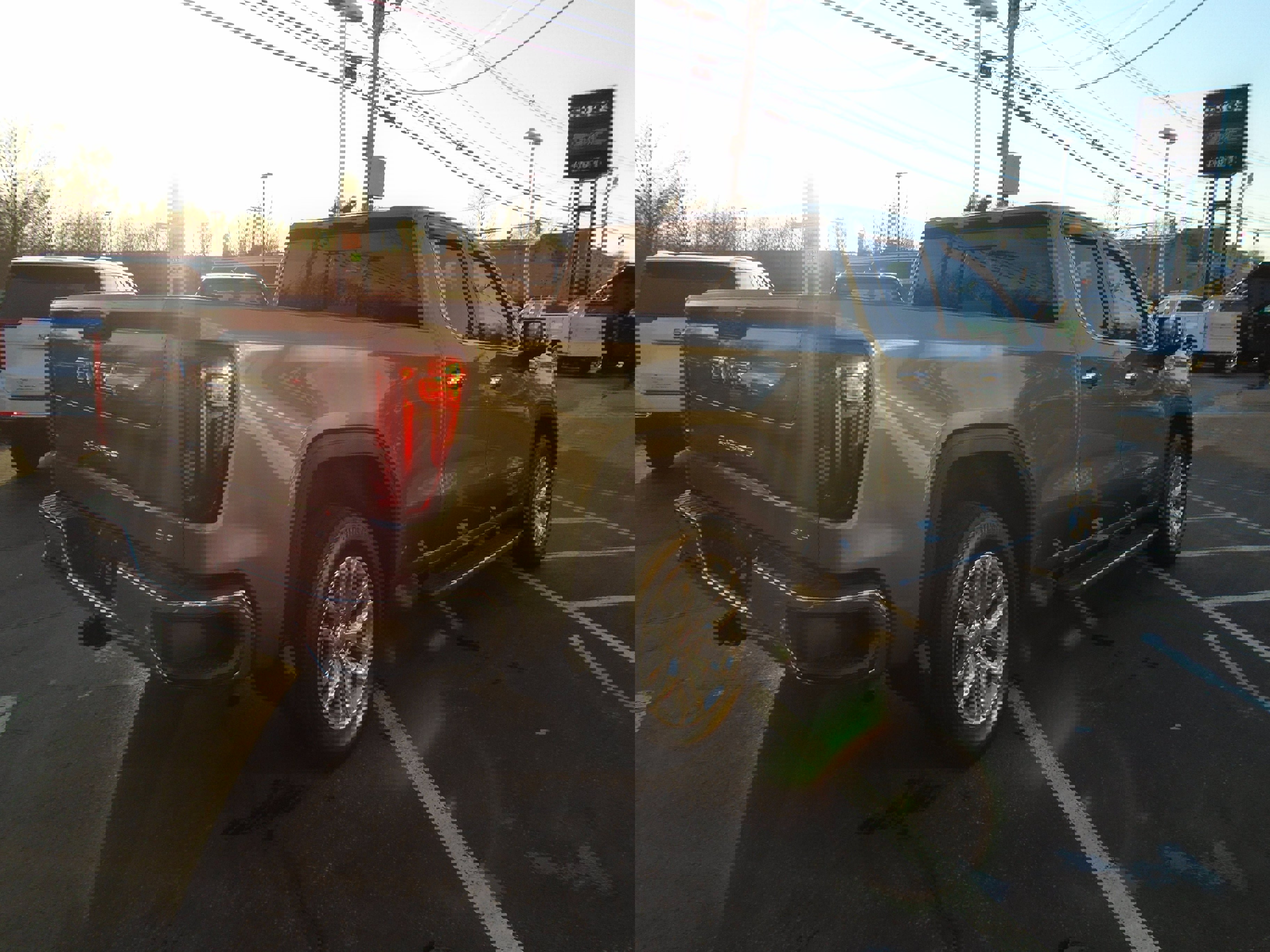 Used 2019 GMC Sierra 1500 SLT w/ SLT Premium Package image 5