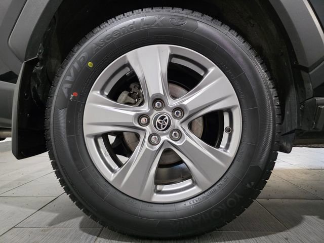 Used 2025 Toyota RAV4 LE AWD/4WD image 24