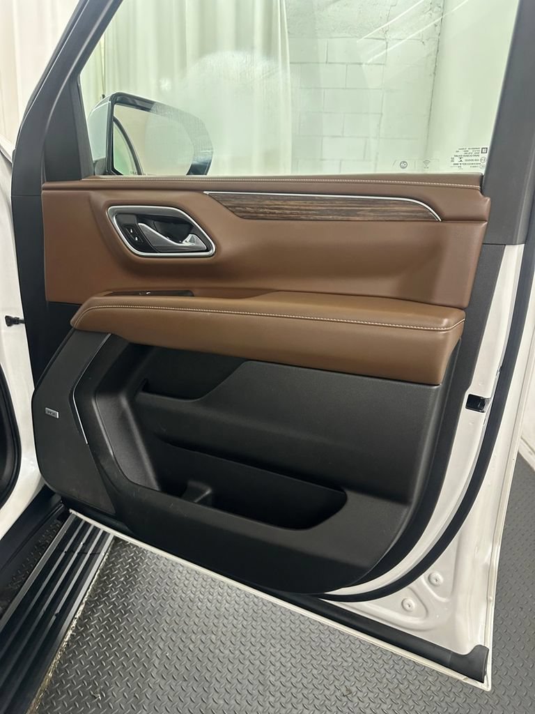 Used 2021 Chevrolet Tahoe High Country w/ Premium Package AWD/4WD image 38