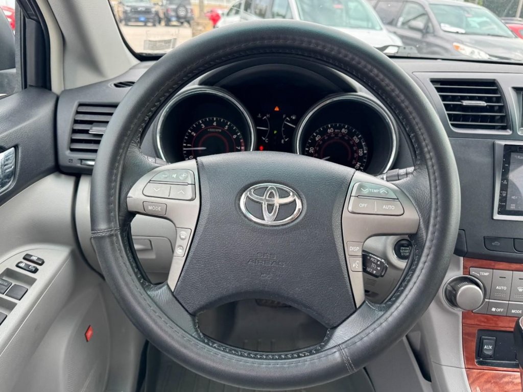 Used 2010 Toyota Highlander Limited w/ Extra Value Pkg 7 AWD/4WD image 14