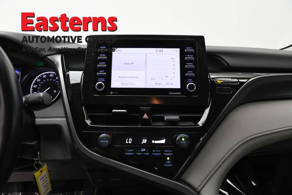 Used 2021 Toyota Camry SE image 12