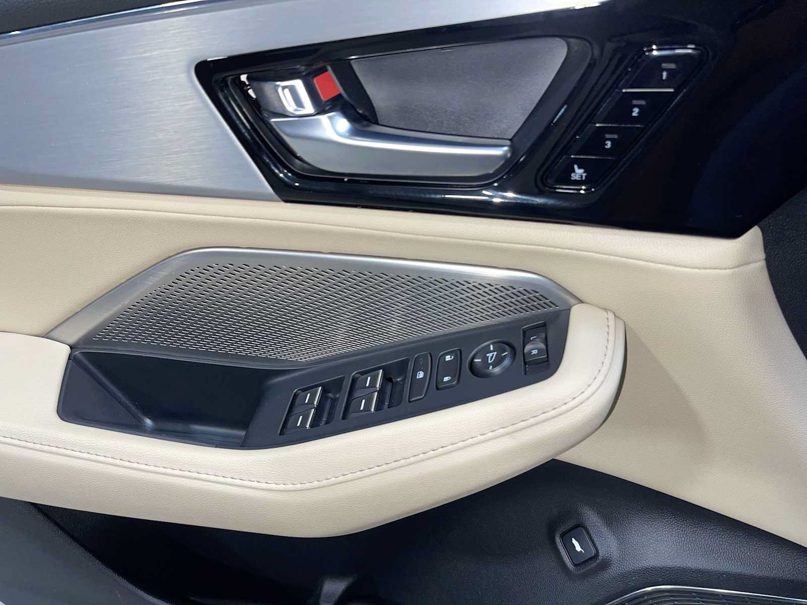 Certified 2024 Acura MDX SH-AWD image 23