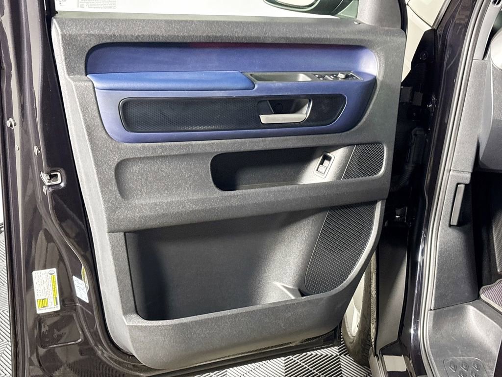 Certified 2025 Volkswagen ID. Buzz Pro S Plus image 10