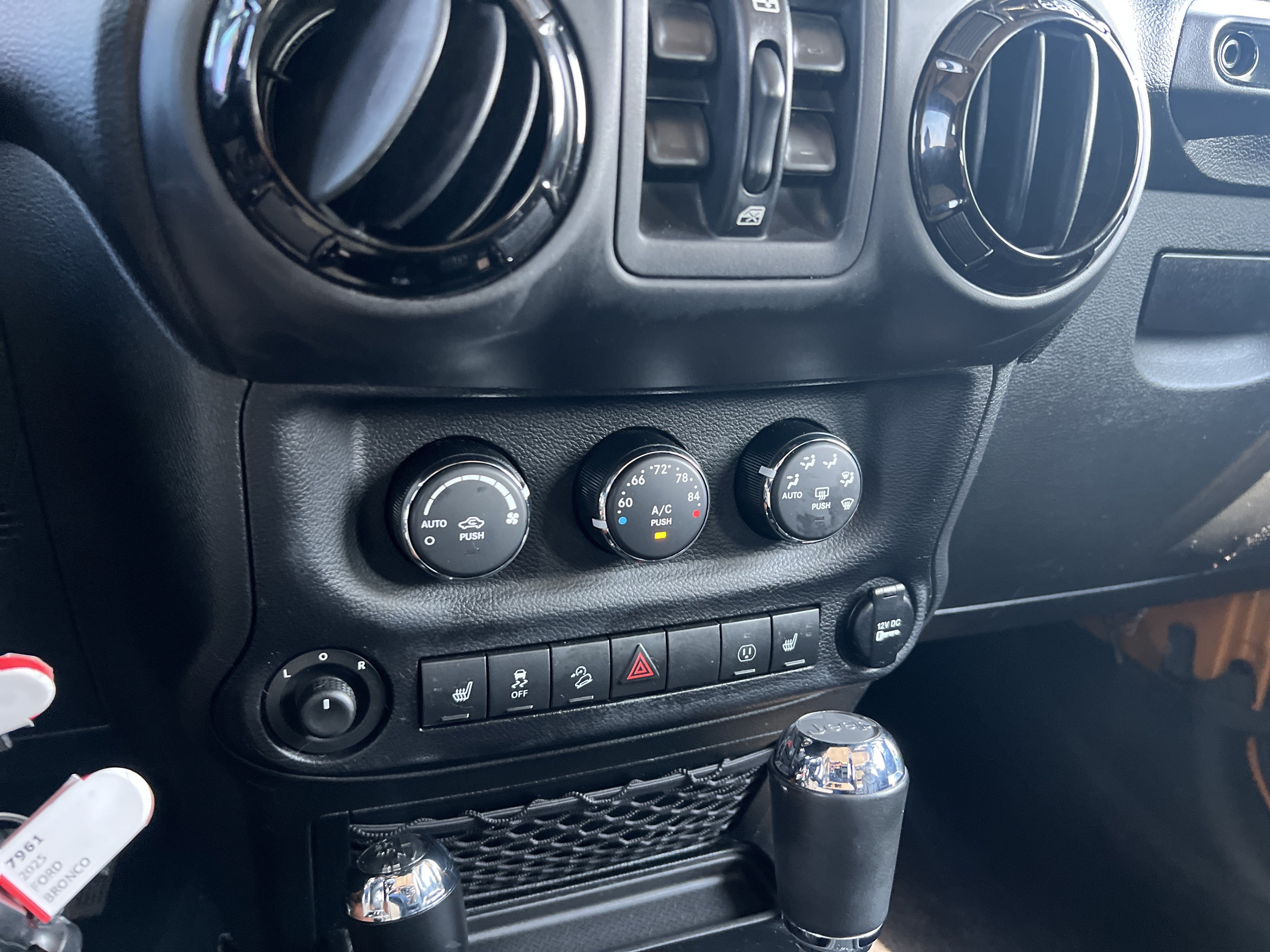 Used 2014 Jeep Wrangler Unlimited Sahara AWD/4WD image 25