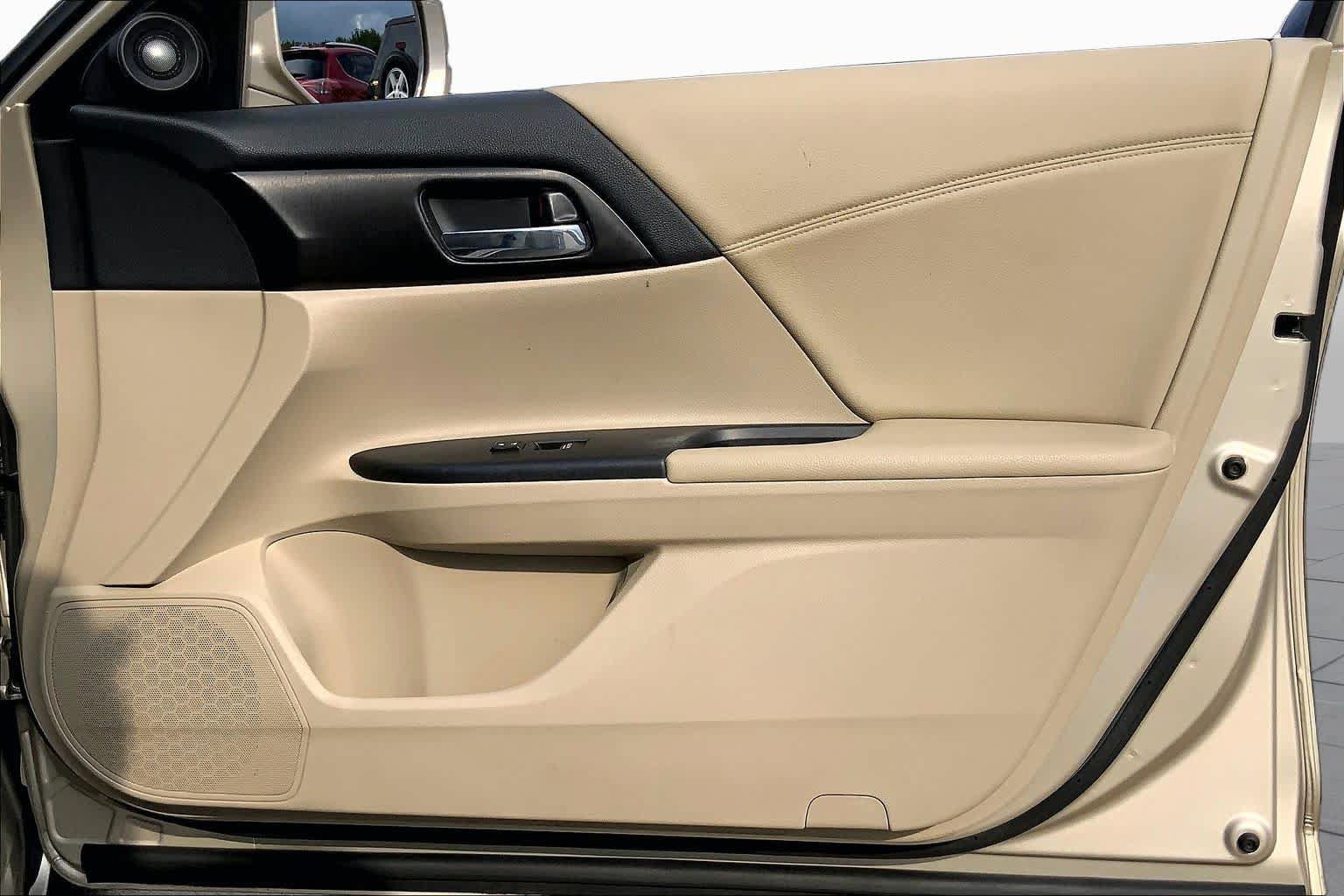 Used 2015 Honda Accord EX-L image 17