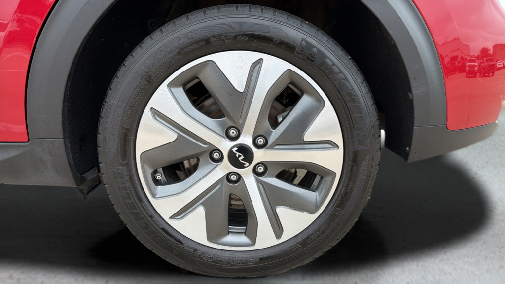 Used 2022 Kia Niro EX w/ Cold Weather Package FWD image 15