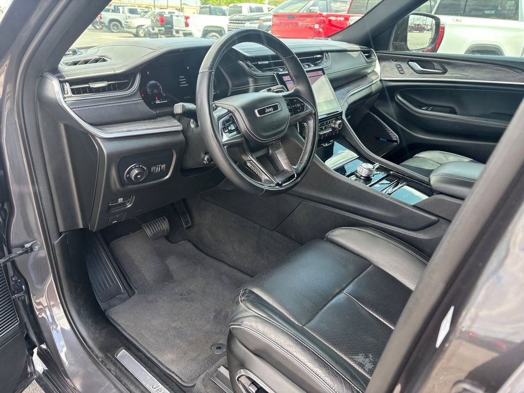 Used 2022 Jeep Grand Cherokee L Overland w/ Advanced Protech Group III AWD/4WD image 7