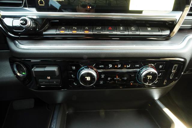 Used 2025 GMC Sierra 1500 SLT w/ SLT Premium Plus Package image 23