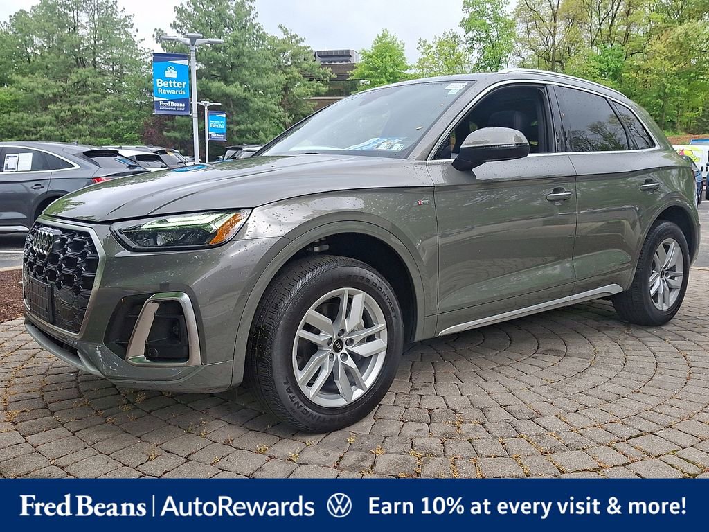 Used 2023 Audi Q5 2.0T Premium w/ Convenience Package AWD/4WD image 3