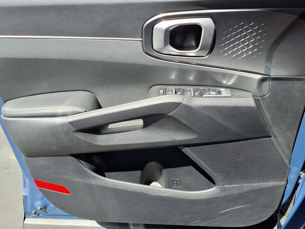 Used 2025 Kia Sorento S w/ Panoramic Sunroof Package FWD image 20
