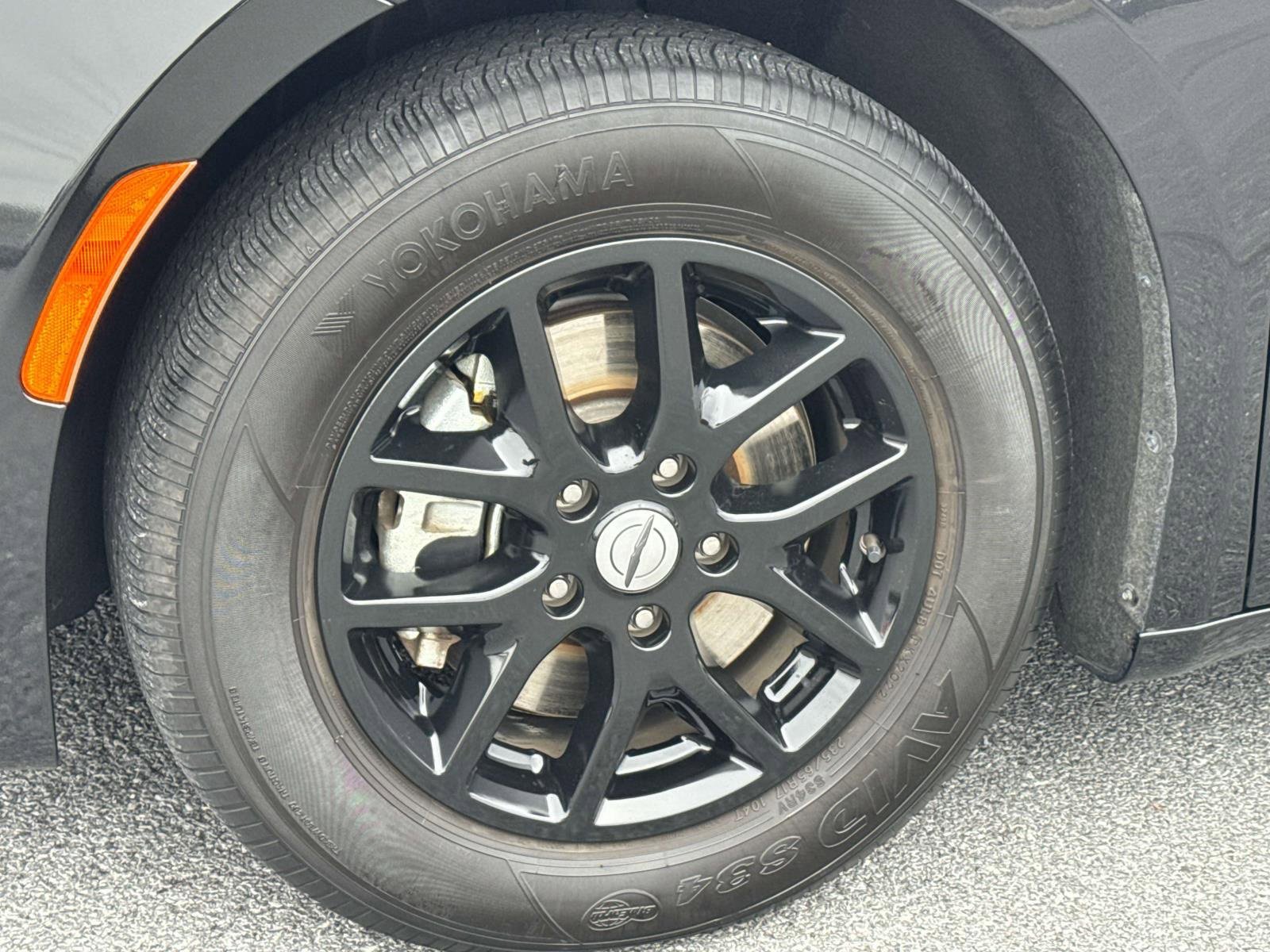 Used 2023 Chrysler Voyager LX image 7