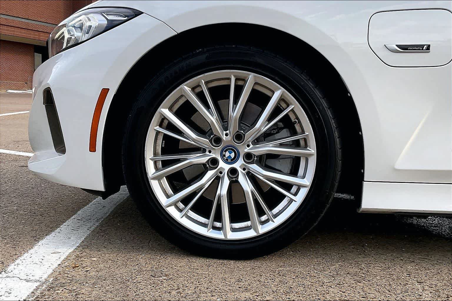 Used 2023 BMW 330e RWD image 7