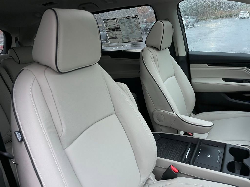 New 2026 Honda Odyssey Touring image 32