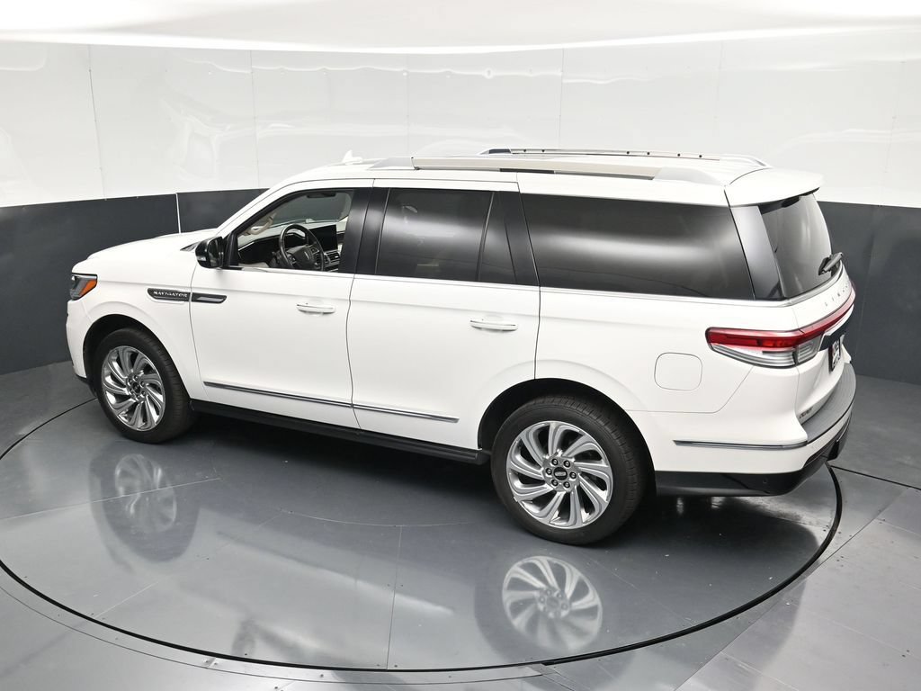 Used 2024 Lincoln Navigator Premiere AWD/4WD image 54