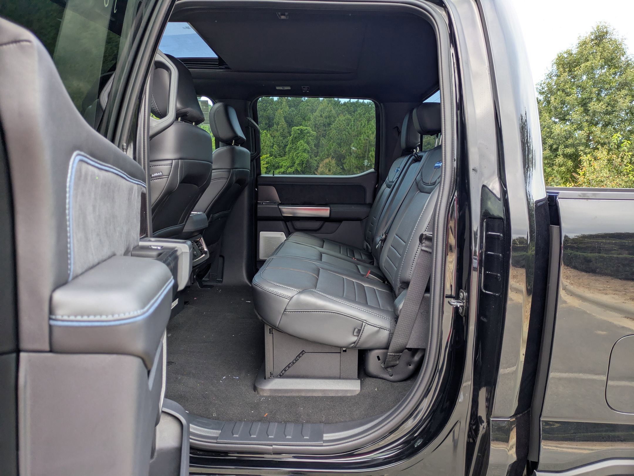 New 2026 Ford F250 Platinum w/ Tremor Off-Road Package image 29