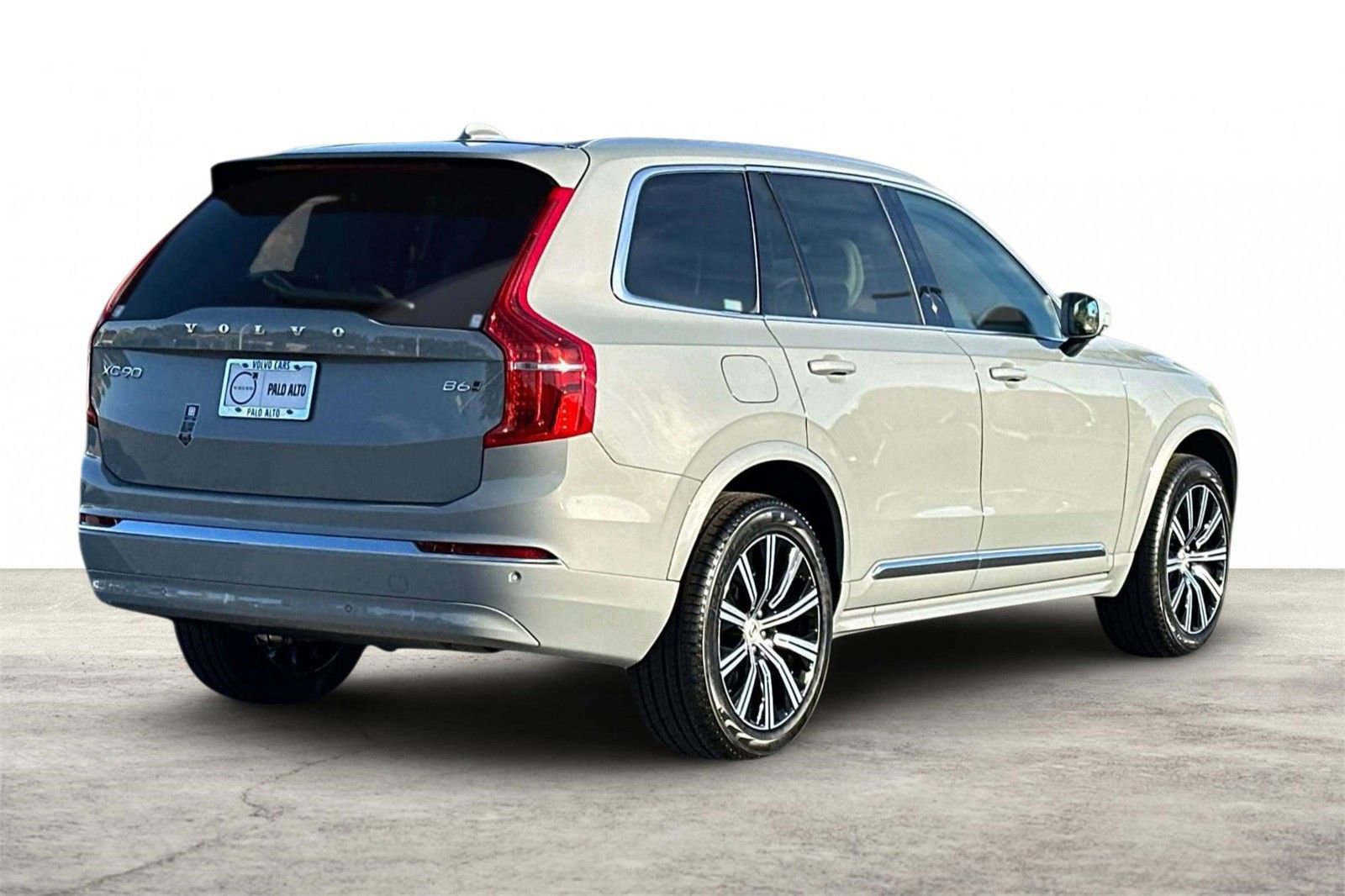 Certified 2025 Volvo XC90 B6 Core w/ Climate Package image 3