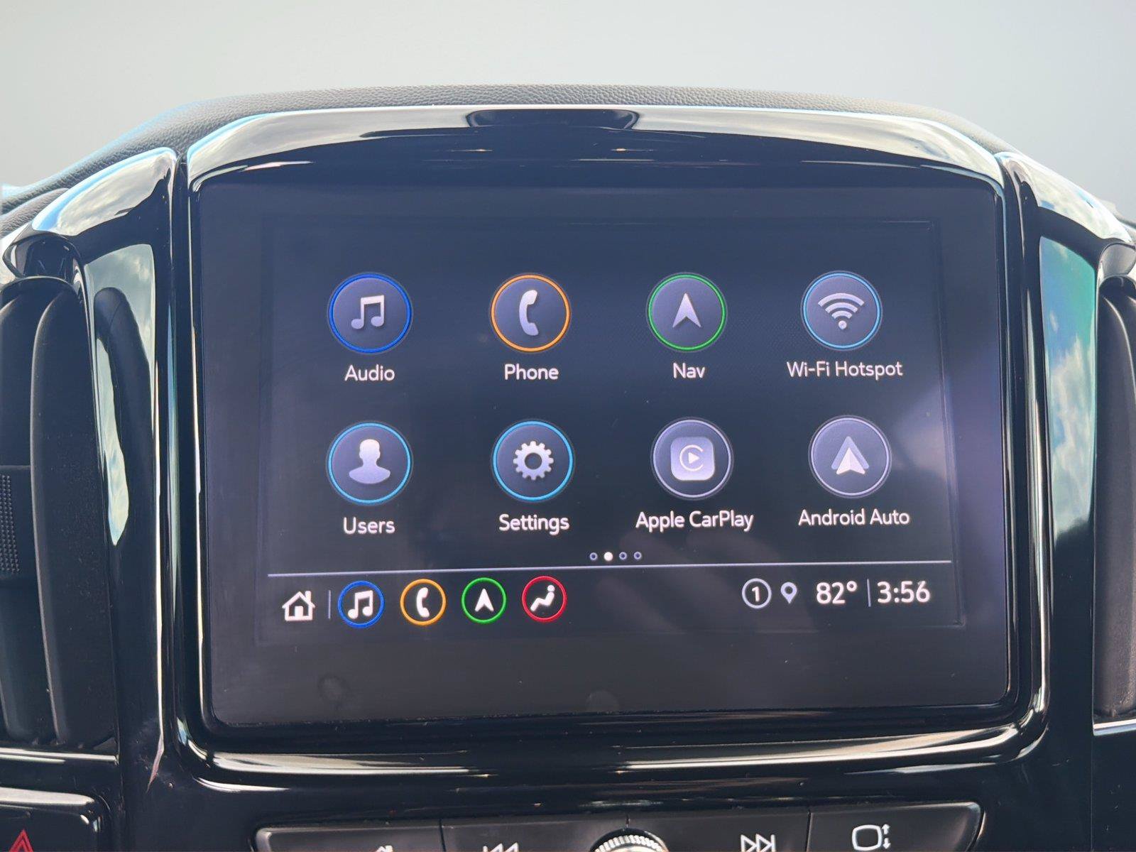 Used 2022 Chevrolet Traverse RS FWD image 16