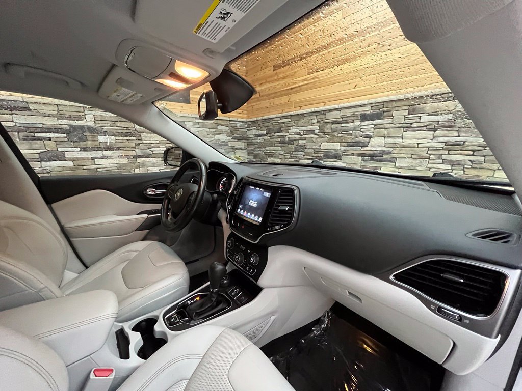 Used 2020 Jeep Cherokee Limited AWD/4WD image 21