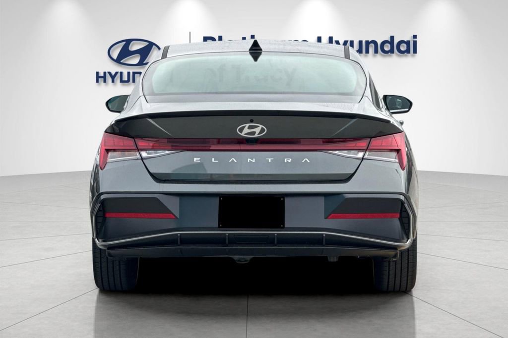New 2026 Hyundai Elantra SEL Sport Premium FWD image 5