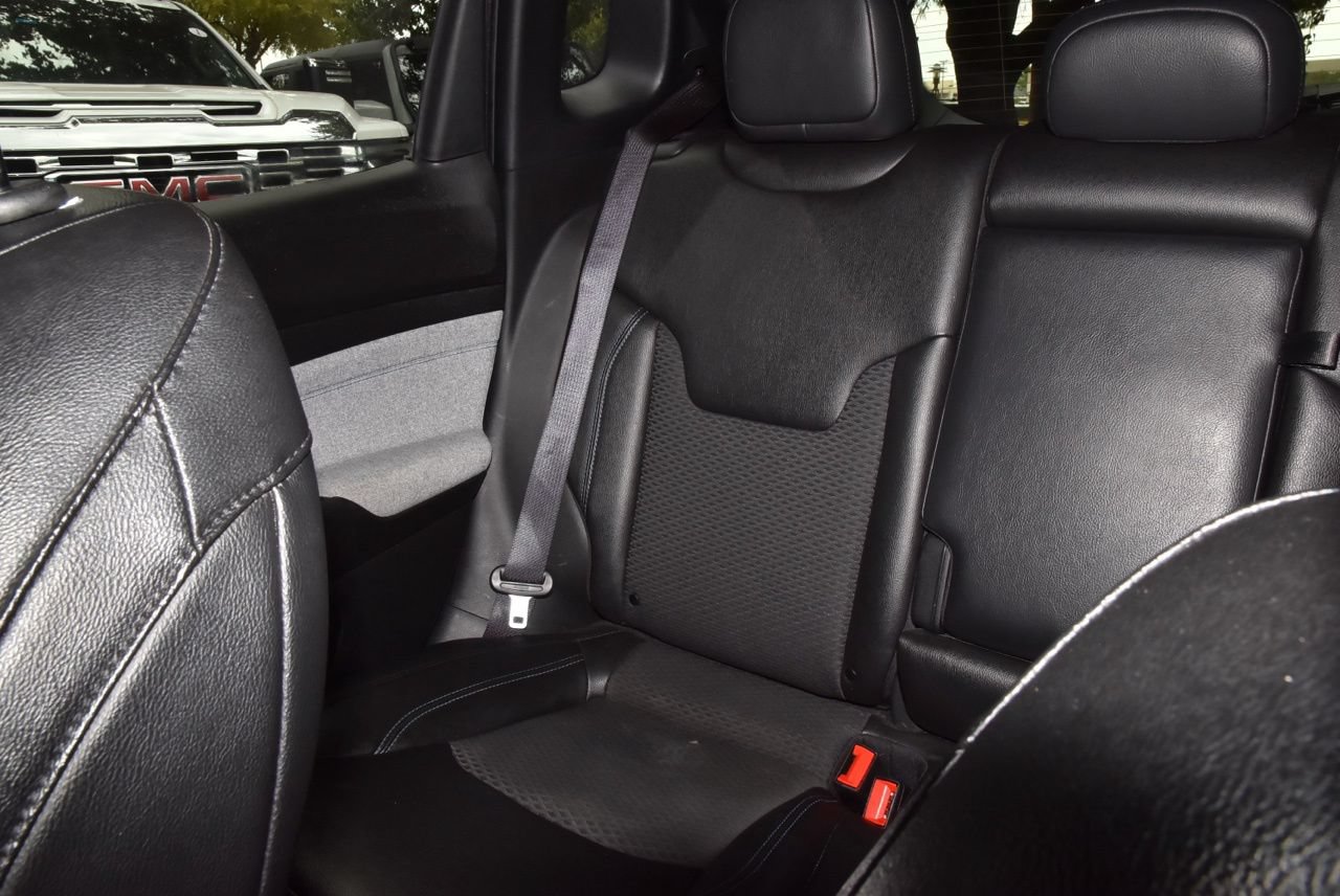 Used 2024 Jeep Compass Latitude AWD/4WD image 19