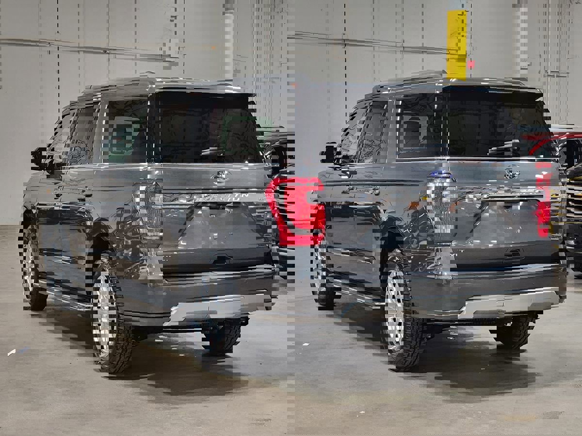 Used 2021 Ford Expedition Max XLT image 11