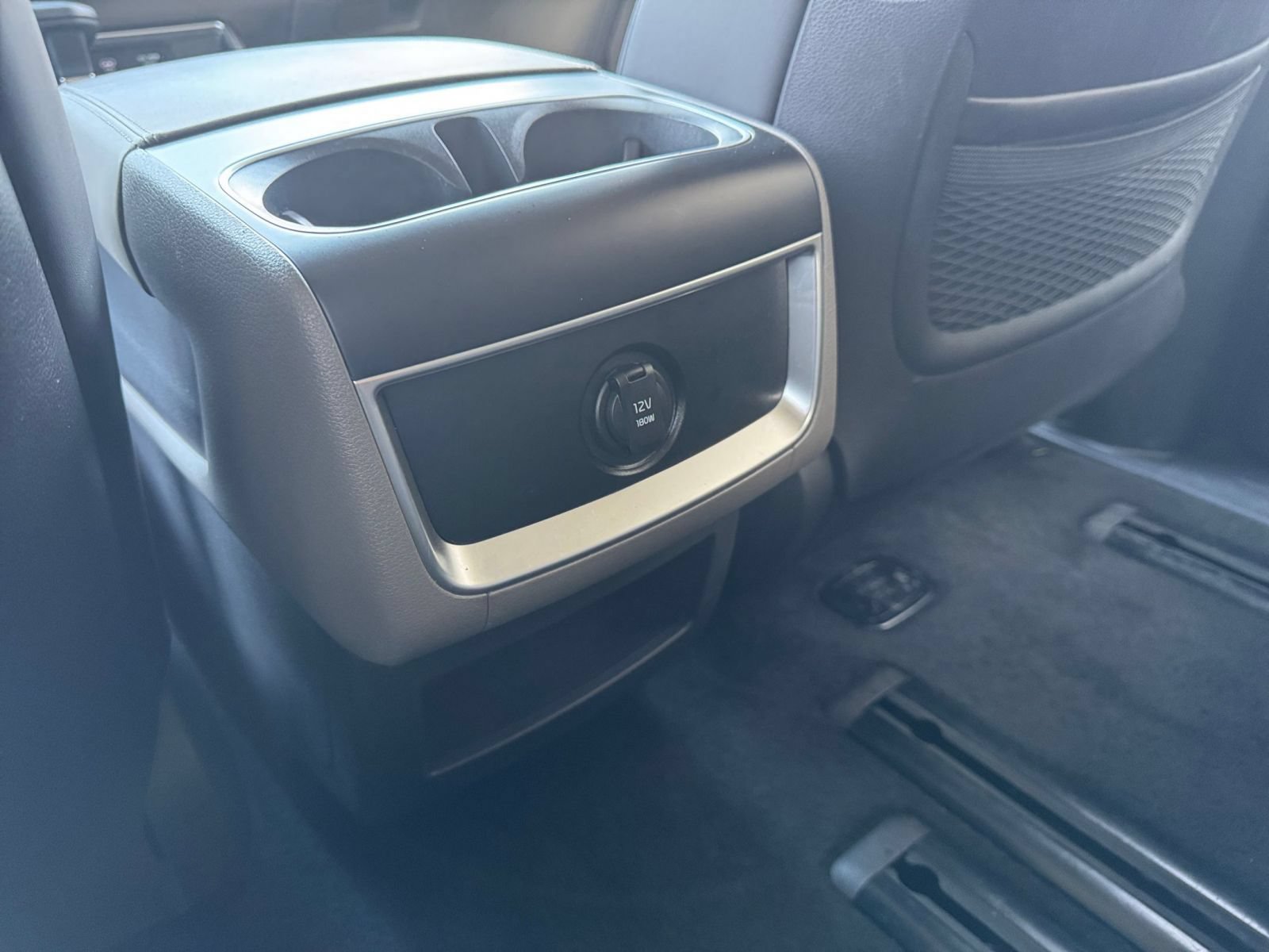 Used 2026 Kia Carnival FWD image 24