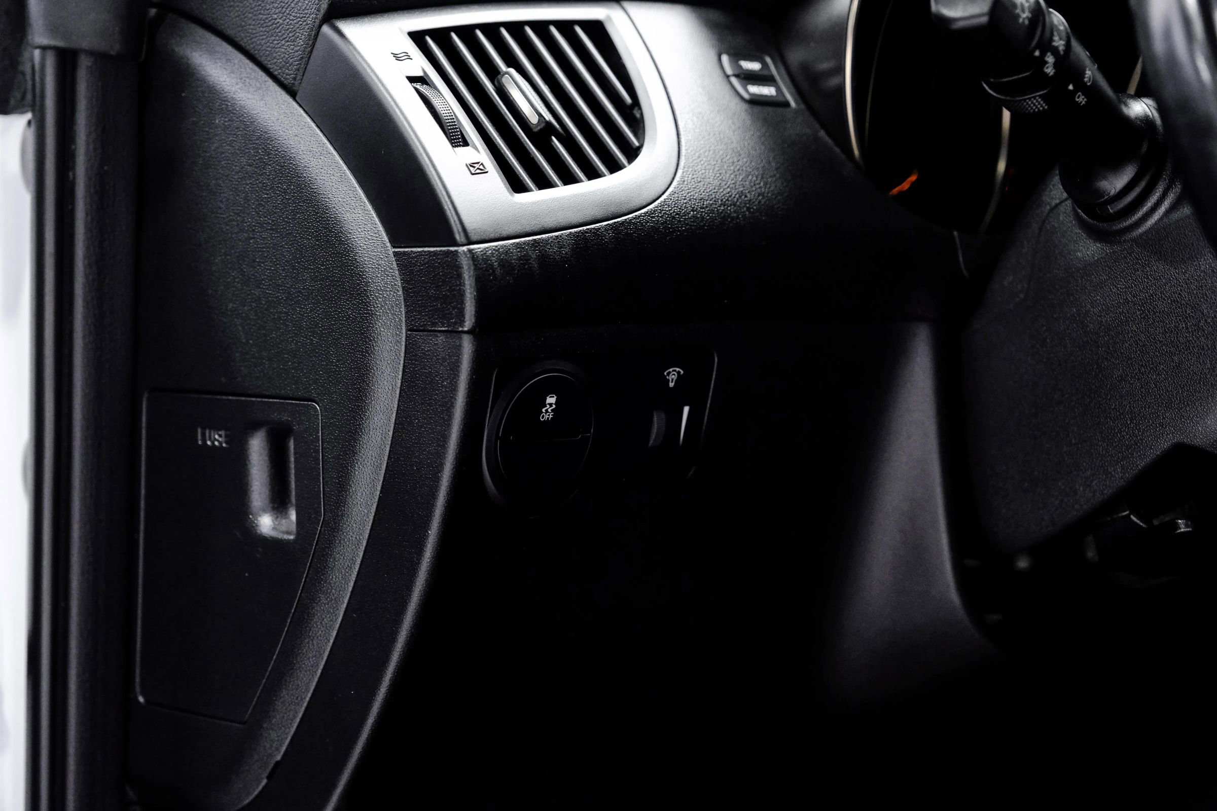 Used 2016 Hyundai Genesis Coupe 3.8 image 30