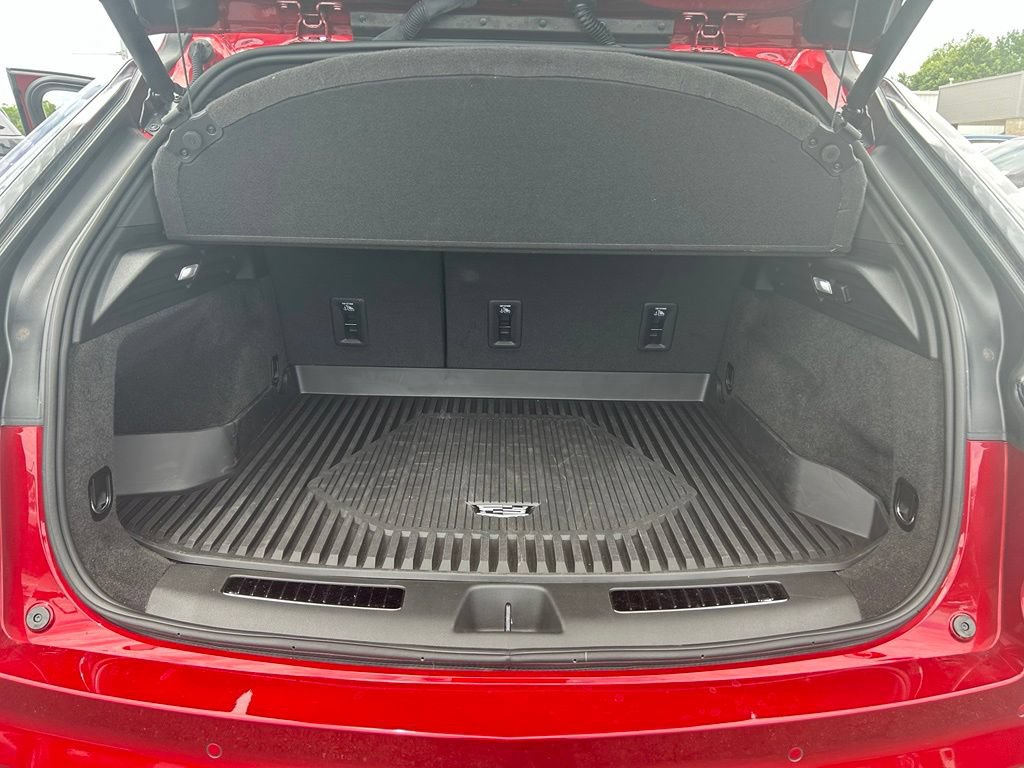 Used 2025 Cadillac XT4 Sport AWD/4WD image 29