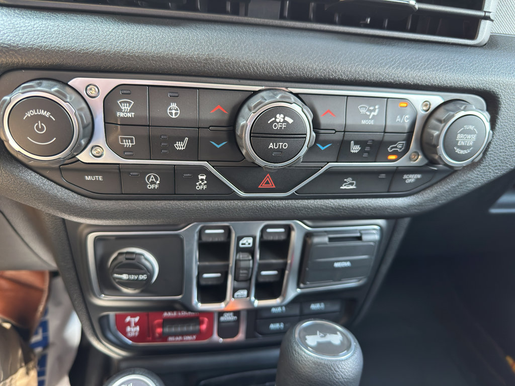 Used 2025 Jeep Wrangler Unlimited Sport AWD/4WD image 18