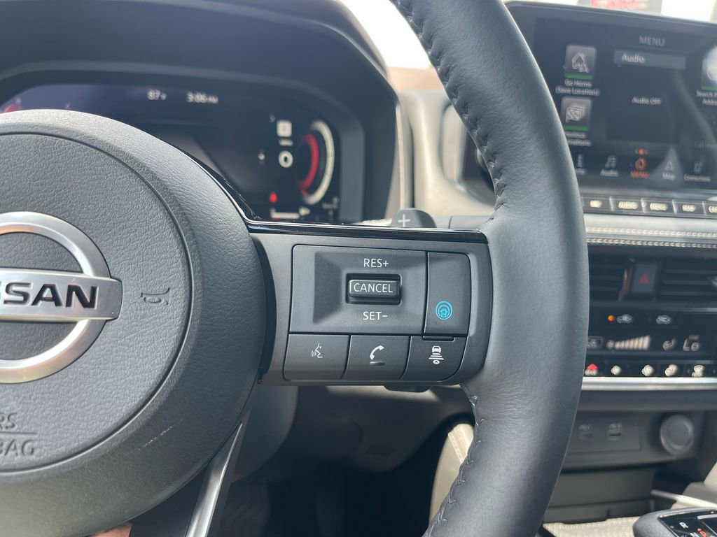 Used 2021 Nissan Rogue Platinum image 18