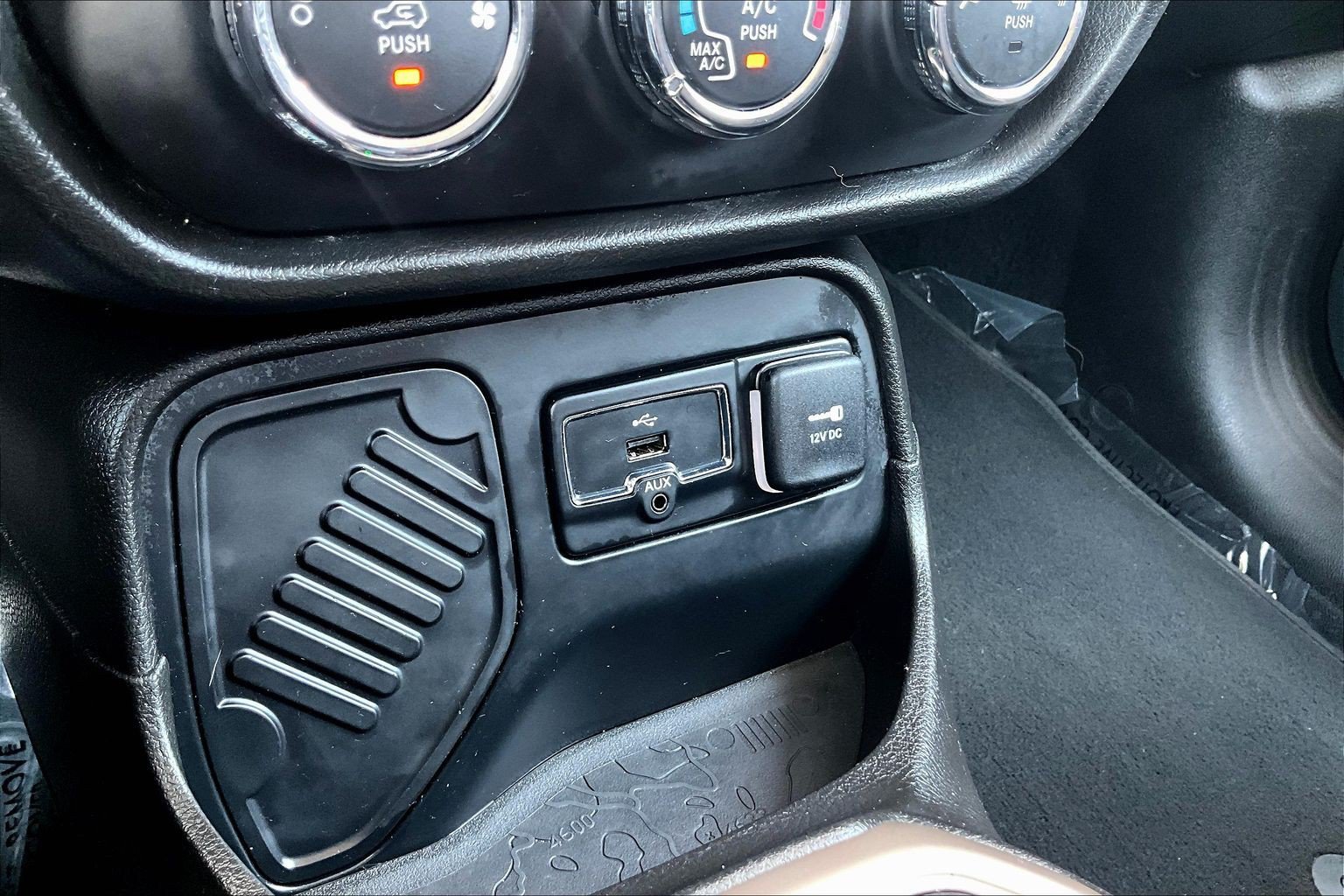 Used 2017 Jeep Renegade Sport w/ Power & Air Group FWD image 24