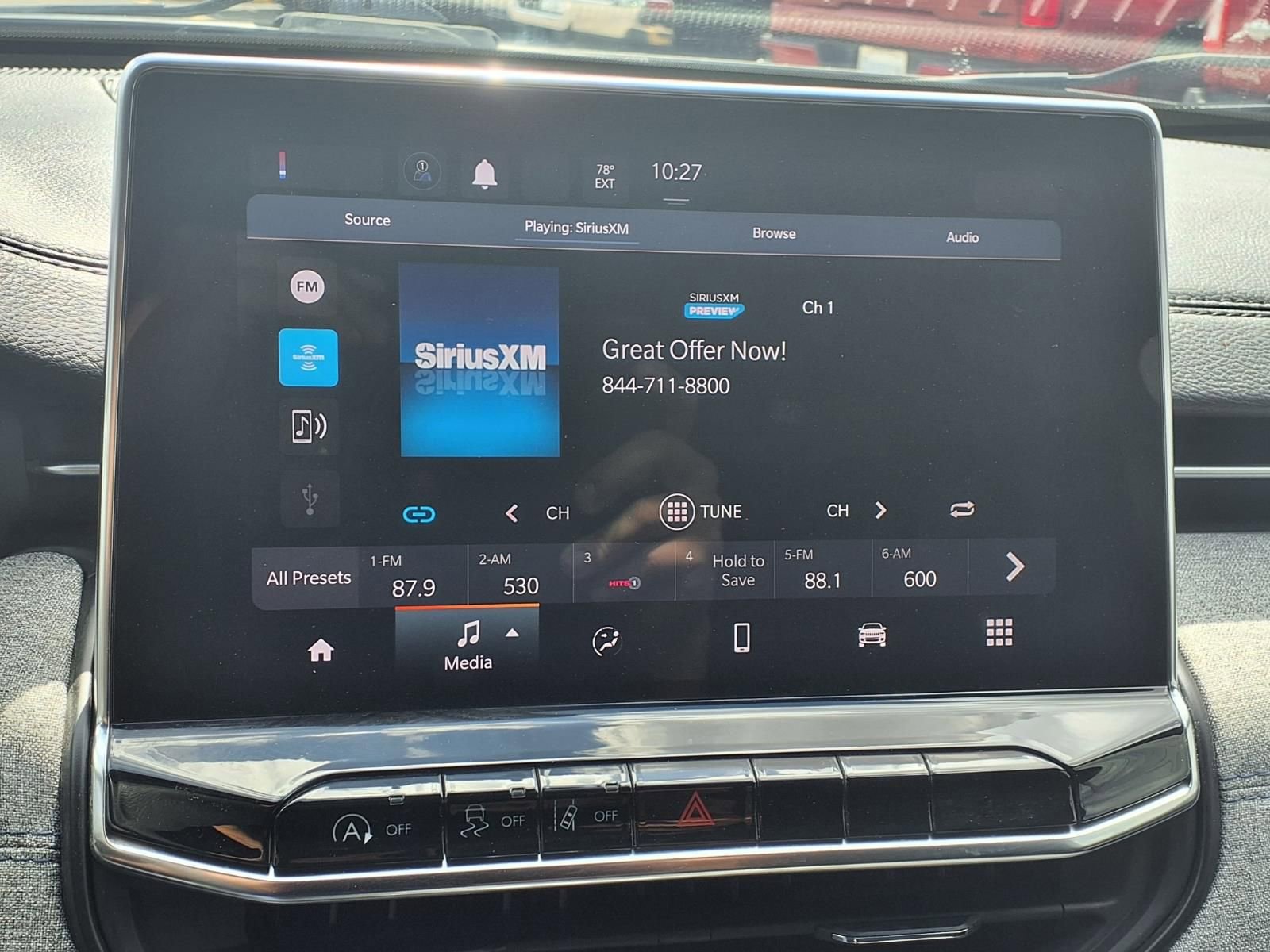 Used 2024 Jeep Compass Sport image 4