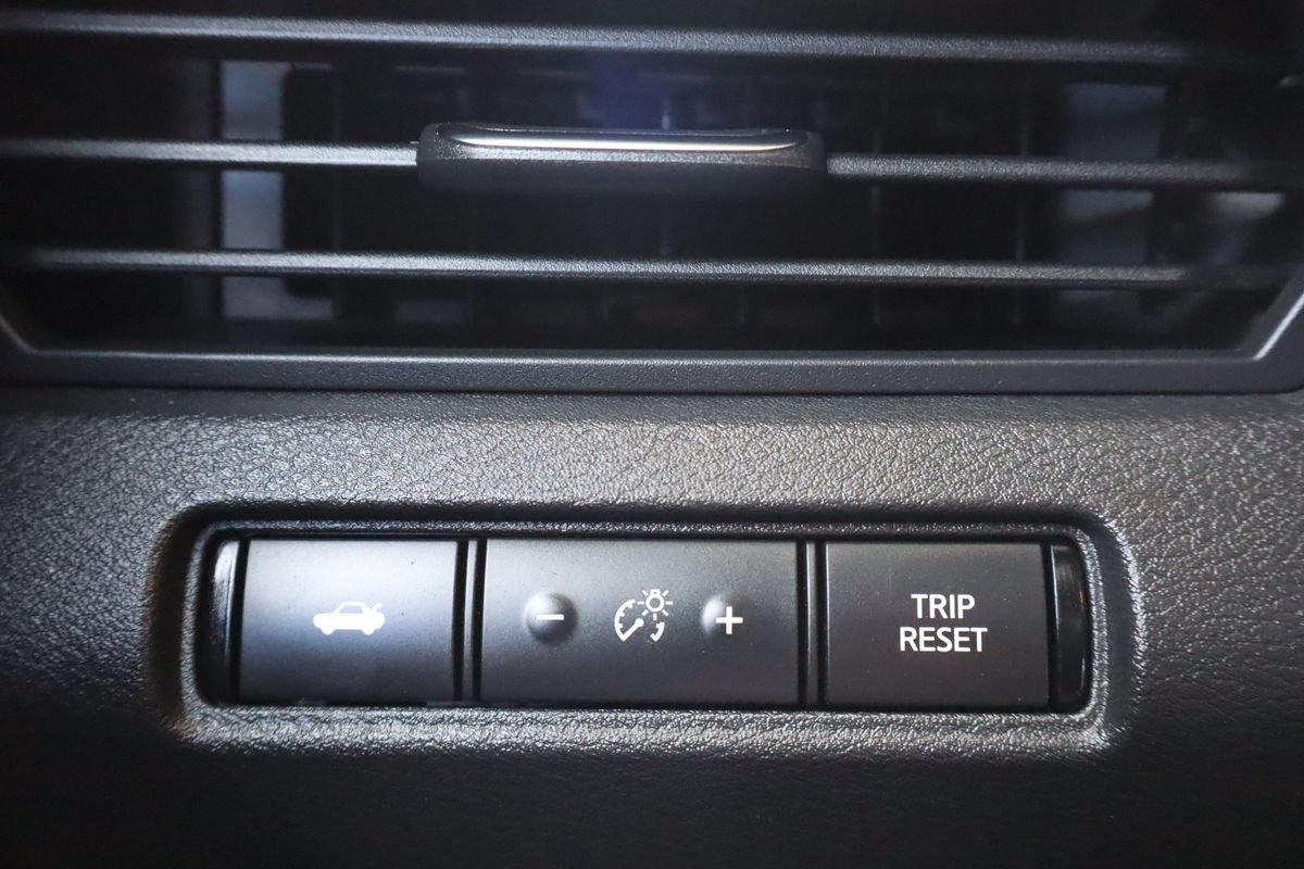 Used 2020 Nissan Altima 2.5 SR w/ Premium Package FWD image 29