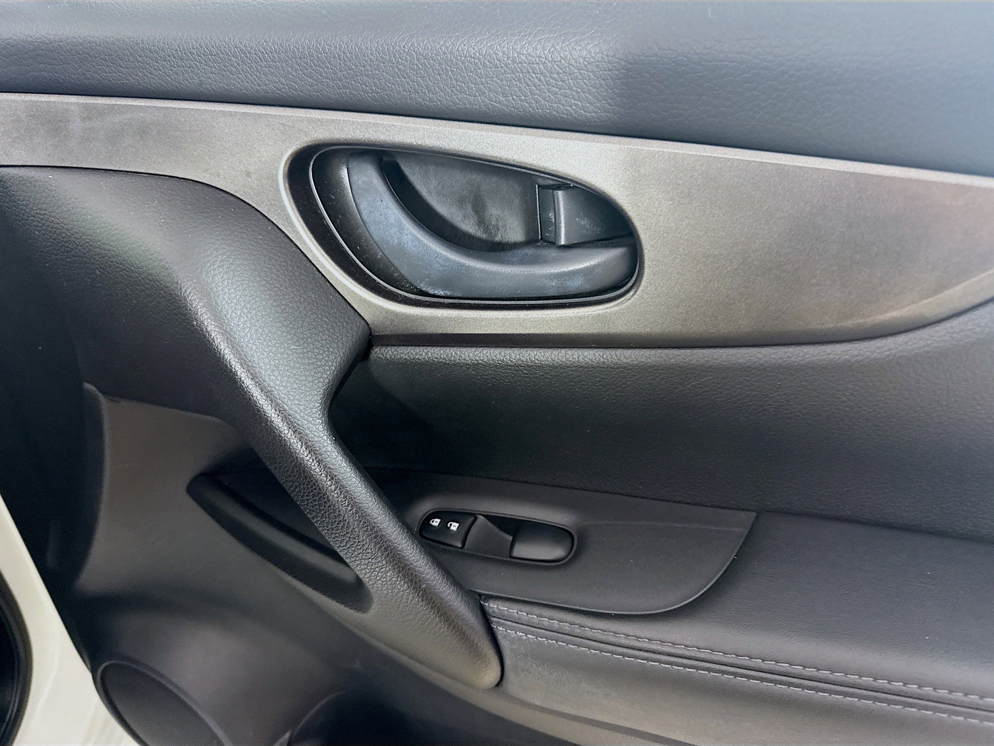 Used 2019 Nissan Rogue Sport S image 30