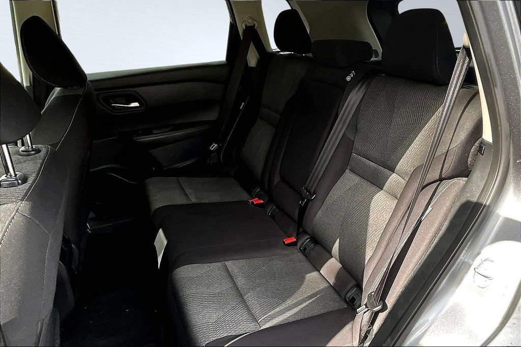 Used 2025 Nissan Rogue SV image 21