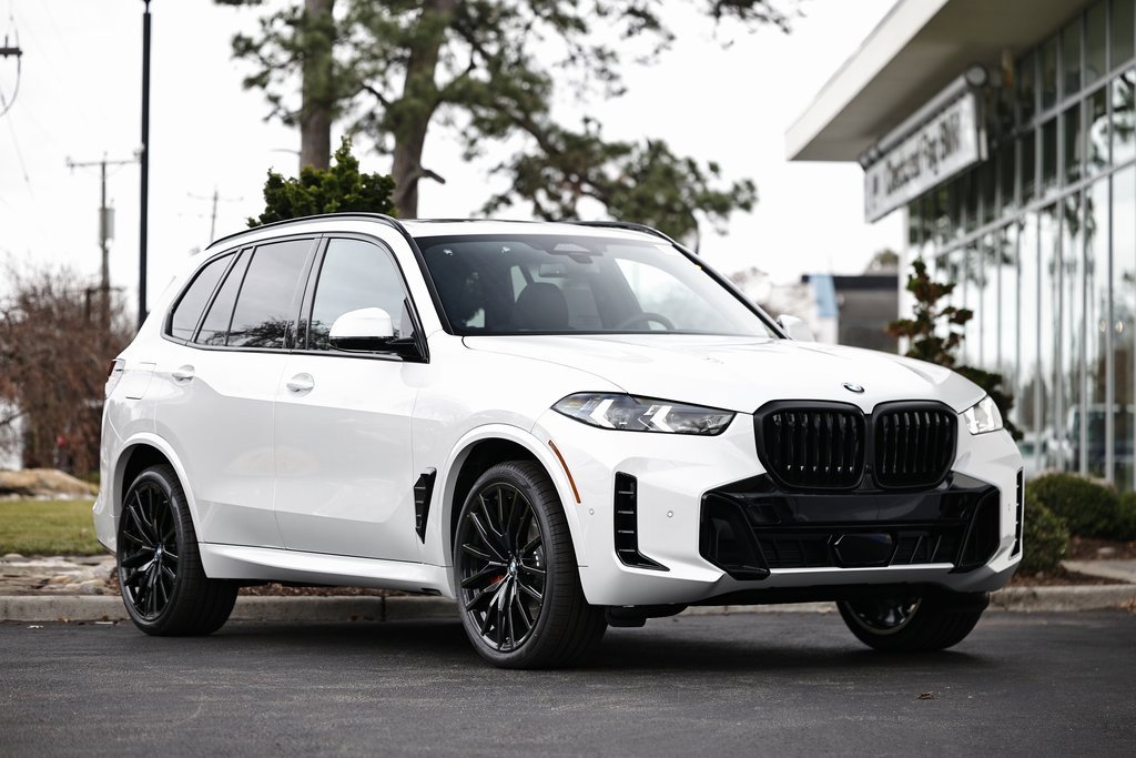 New 2026 BMW X5 xDrive40i w/ M Sport Package image 1
